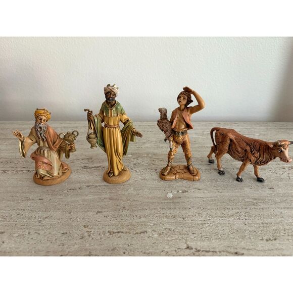 Lot of 8 Fontanini Plastic Nativity Figurines - Picture 2 of 7